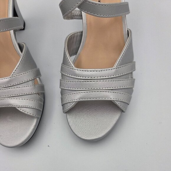 Easy Street 7.5M Silver Satin Open Toed Sandal w/Zipper Back & 3" Heel - Picture 2 of 4